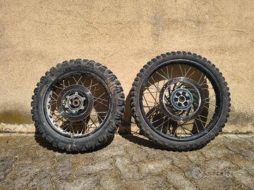 RUOTE COMPLETE HIMALAYAN 411