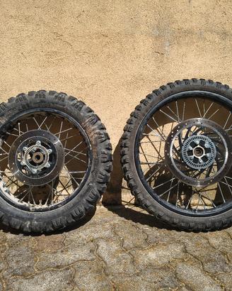 RUOTE COMPLETE HIMALAYAN 411