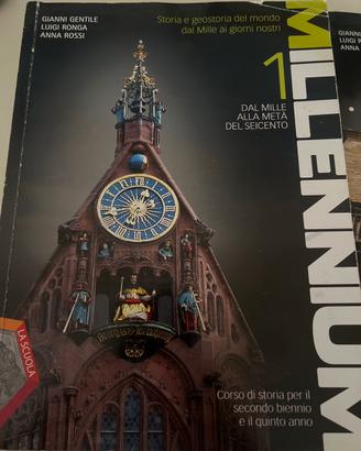 Libro scolastico di storia “millennium”