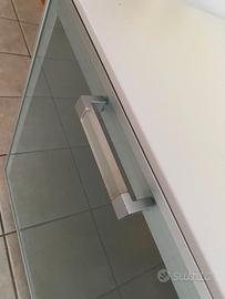 Madia con due cassettoni e un'antina in vetro