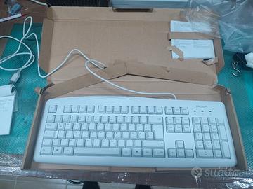 tastiera Microsoft bianca