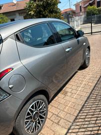 Lancia Ypsilon 04/2024 1.0 Mild-Hybrid Oro