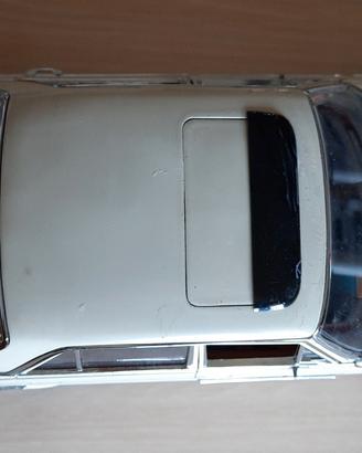 Automobilina Mercedes-Benz Strich 8 (1968)