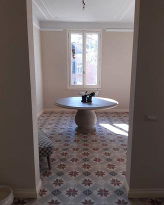 Tavolo pietra/cemento da interno e esterno