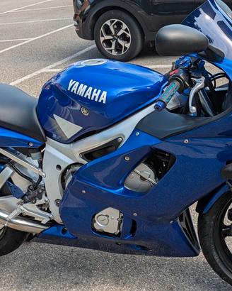 Yamaha R6