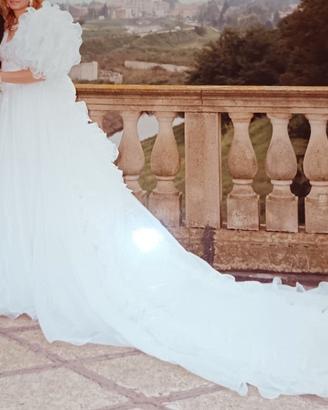 Abito sposa bianco, strascico, stile principessa