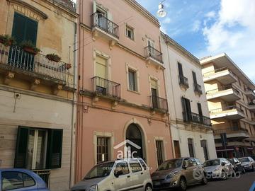 BILOCALE ARREDATO NEL CUORE DELLA CITTA'