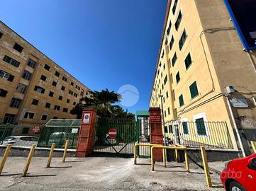 3 LOCALI A NAPOLI