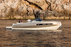 Barca cabinata Ivictus GT280 Volvo EFB