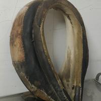 antico giogo da cavallo in cuoio