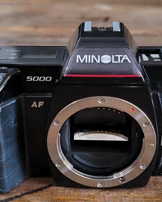 Minolta 5000 AF – AF e scatto funzionanti.