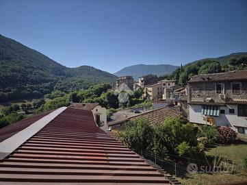 2 LOCALI A MONTELANICO