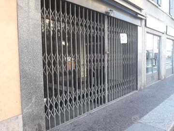 Negozio commerciale vicinanze porta torre