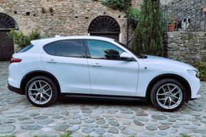 Alfa Romeo Stelvio Q4 210 cv