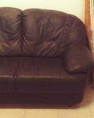 DIVANO, POLTRONA E POUF IN PELLE NERA