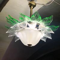 Lampadario con foglie in vetro