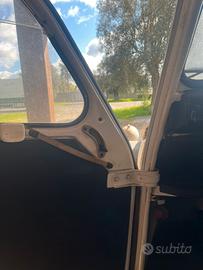 ?L'iconica Citroen 2CV