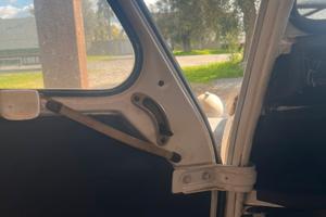 ?L'iconica Citroen 2CV