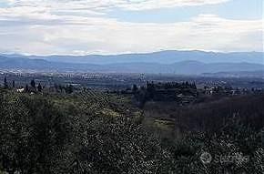 Rustico / Casale di 400 m² con più di 5 locali e b