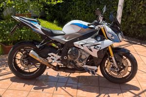Bmw s1000r hp4