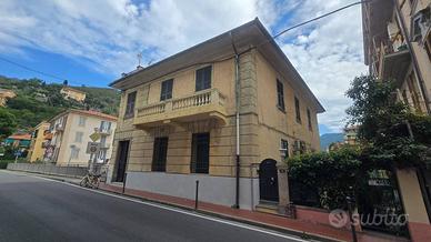 Appartamento di 90 m² con 4 locali a Levanto