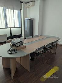Tavolo ufficio  sedie  scrivanie sgabelli 