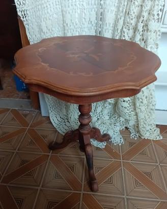 tavolo con intarsio d'epoca