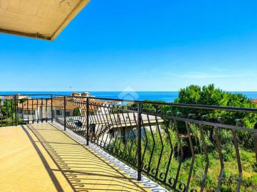 3 LOCALI A RIVA LIGURE