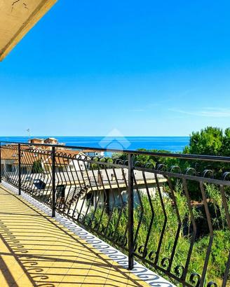 3 LOCALI A RIVA LIGURE