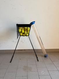 Cesto palline da tennis e tubo raccogli palle