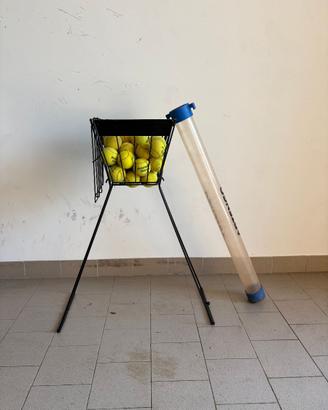 Cesto palline da tennis e tubo raccogli palle