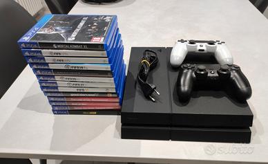 PlayStation 4 + 13 giochi + 2 joypad originali