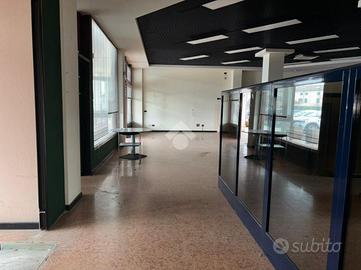 NEGOZIO A VILLAFRANCA DI VERONA