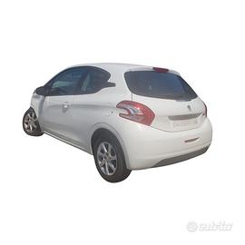 Ricambi usati Peugeot 208 1.2 benzina del 2013; HM