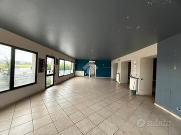 NEGOZIO A CASTIGLIONE DELLE STIVIERE