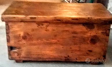 Cassapanca rustica antica
