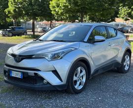 TOYOTA C-HR 1.8 Hybrid E-CVT Business