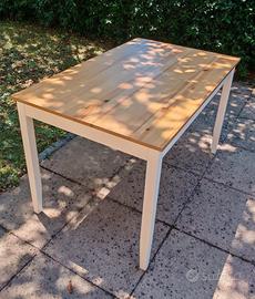 Tavolo in legno Ikea 