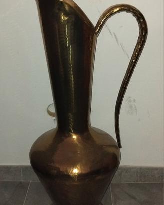 Vaso in metallo 