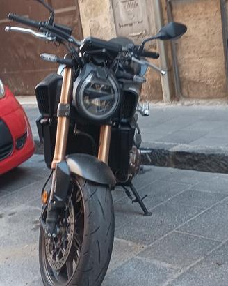 Honda CB650R E-Clutch anno 2025 Km 2.700