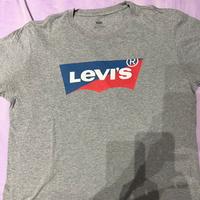 T-Shirt Levis