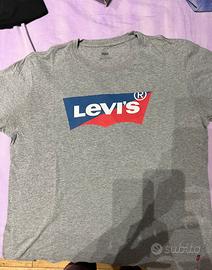 T-Shirt Levis