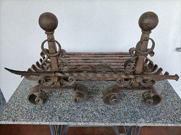 ALARI,GRIGLIA;PARASCINTILLE;ATTIZZATOIO per CAMINO