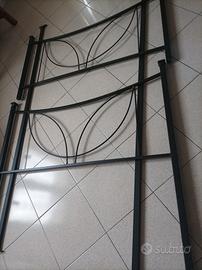  testiera letto e piede in ferro.