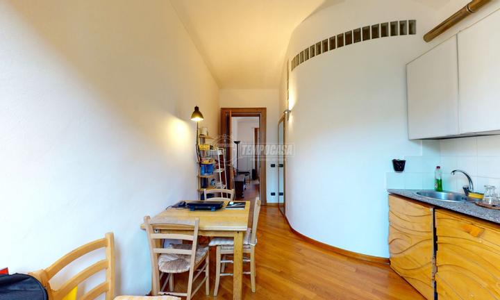 BILOCALE COMPLETAMENTE RISTRUTTURATO CON DOPPIA ES