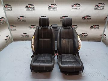 St sedili in pelle nera range rover velar 2017-202