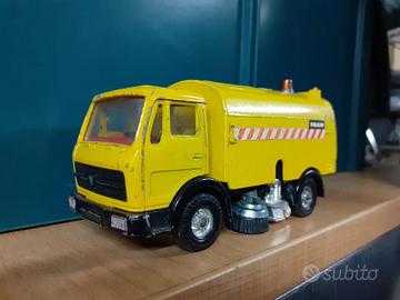 Camion spazzatrice Corgi