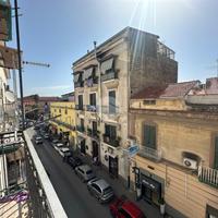 2 LOCALI A NAPOLI