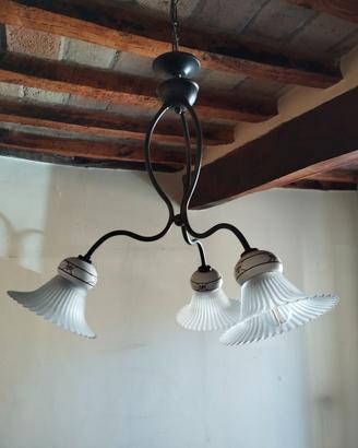Lampadario in ferro battuto