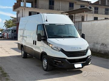 Daily 35s14 furgone di serie passo medio 2023 soli